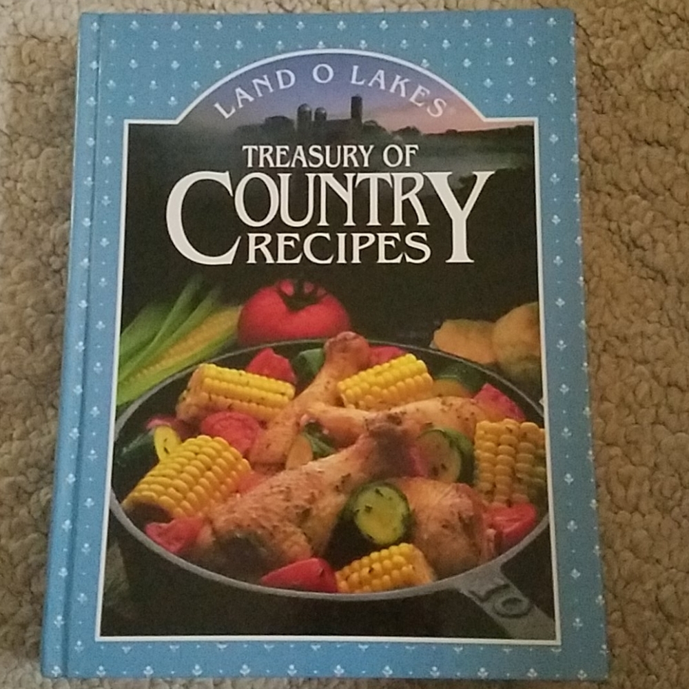 Land o Lakes Treasury of Country Recipes cookbook